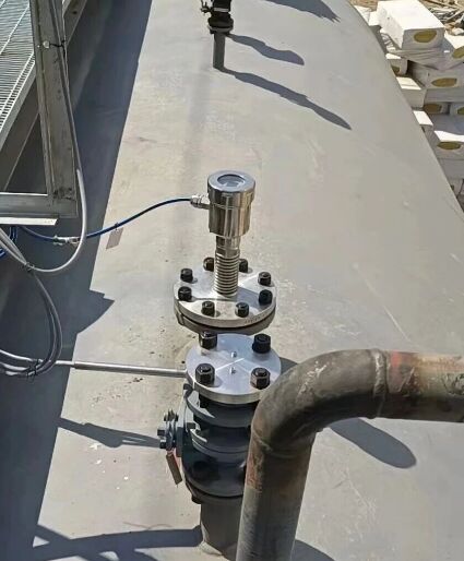 Bagaimana Radar Gelombang Terpandu Mengukur Tingkat Antarmuka Menggunakan Perbedaan Konstan Dielektrik?