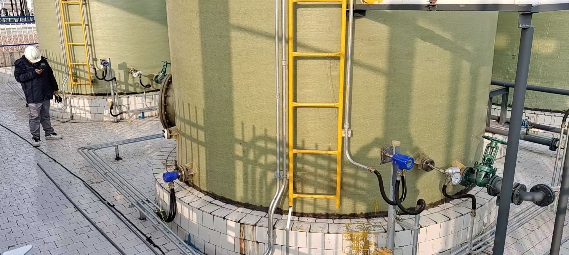 Kasus perusahaan terbaru tentang What Can a Tuning Fork Level Switch Detect?-100 Questions About Tuning Fork Level Switches