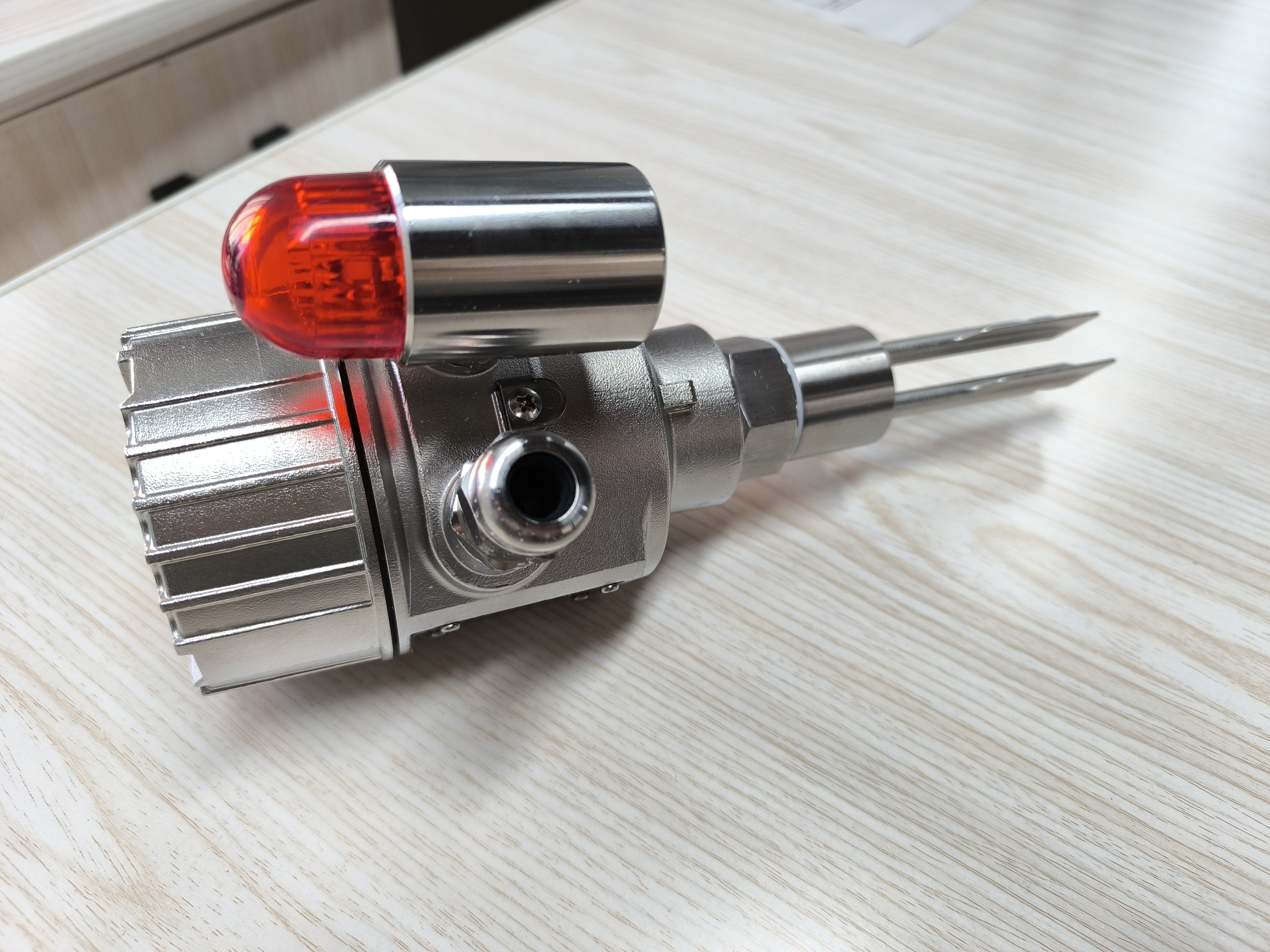 Kasus perusahaan terbaru tentang Why Use a Tuning Fork Level Switch?-100 Questions About Tuning Fork Level Switches